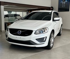 VOLVO XC60 2.0 T5 R-DESIGN 