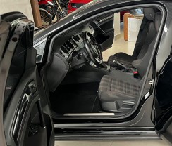 VOLKSWAGEN  GOLF GTI 2.0 TSI 220CV AUT