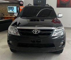 TOYOTA HILUX SW4 SRV  DIESEL 4X4 